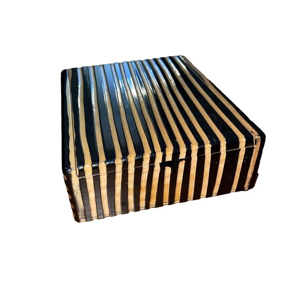 Decorative Artisan Zebra Wood Ribbed Wavy Texture High Gloss Keepsake Box 5x6x2 - Picture 1 of 11